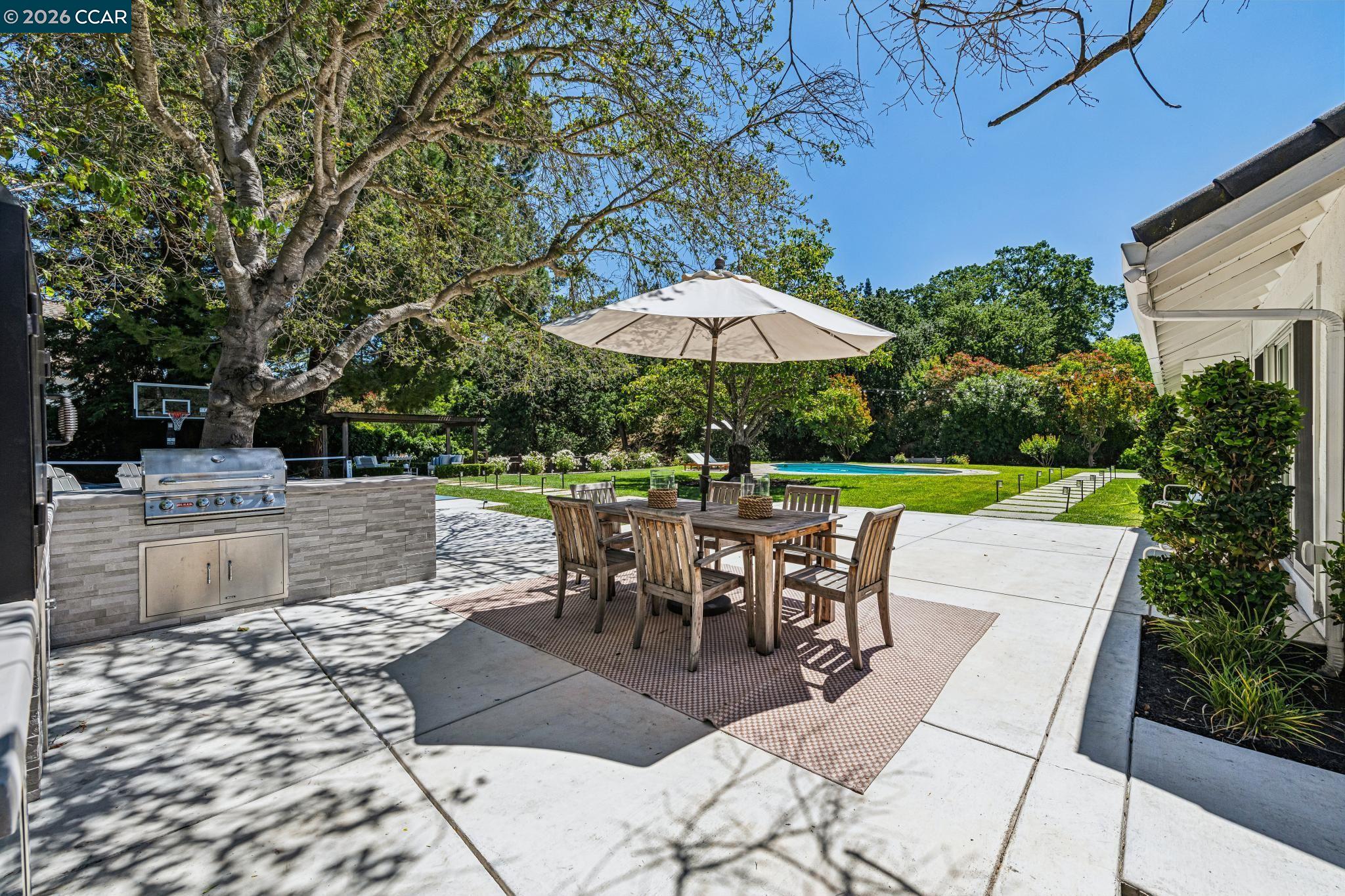 2941 Roundhill Road Alamo, CA 94507 - Photo 64 of 83