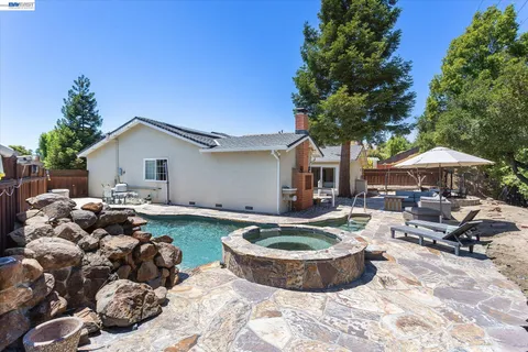 $1,579,000 | 5736 Medallion Court, Castro Valley, CA 94552