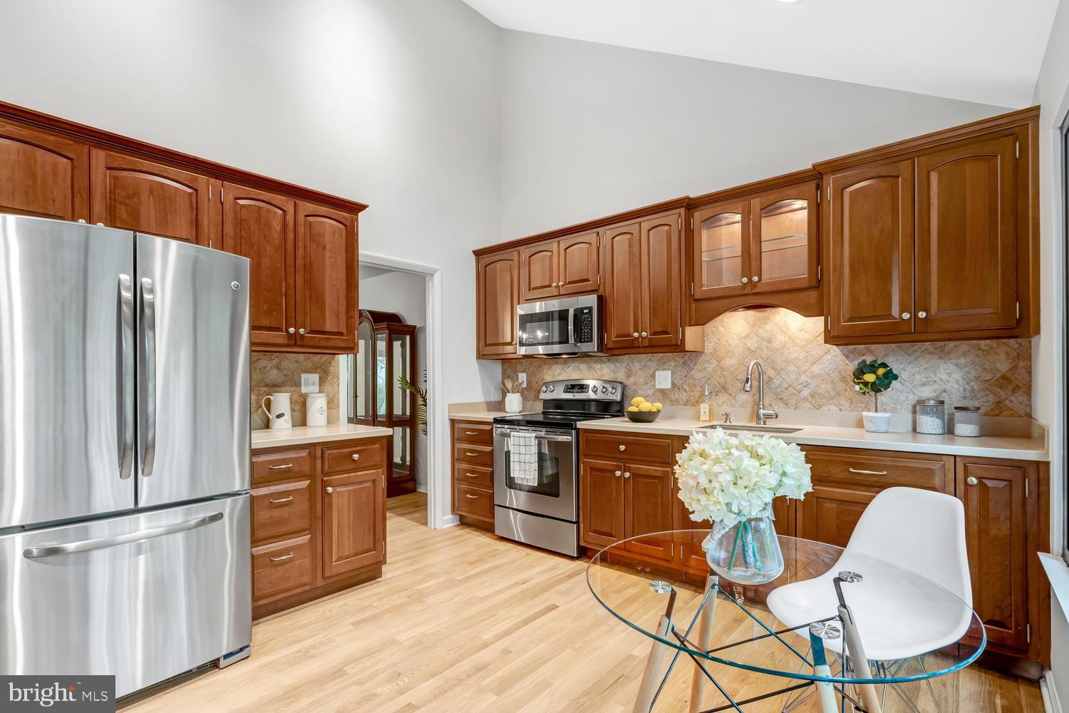 1412 Green Run Lane Reston, VA 20190 - Photo 5 of 48 Kitchen