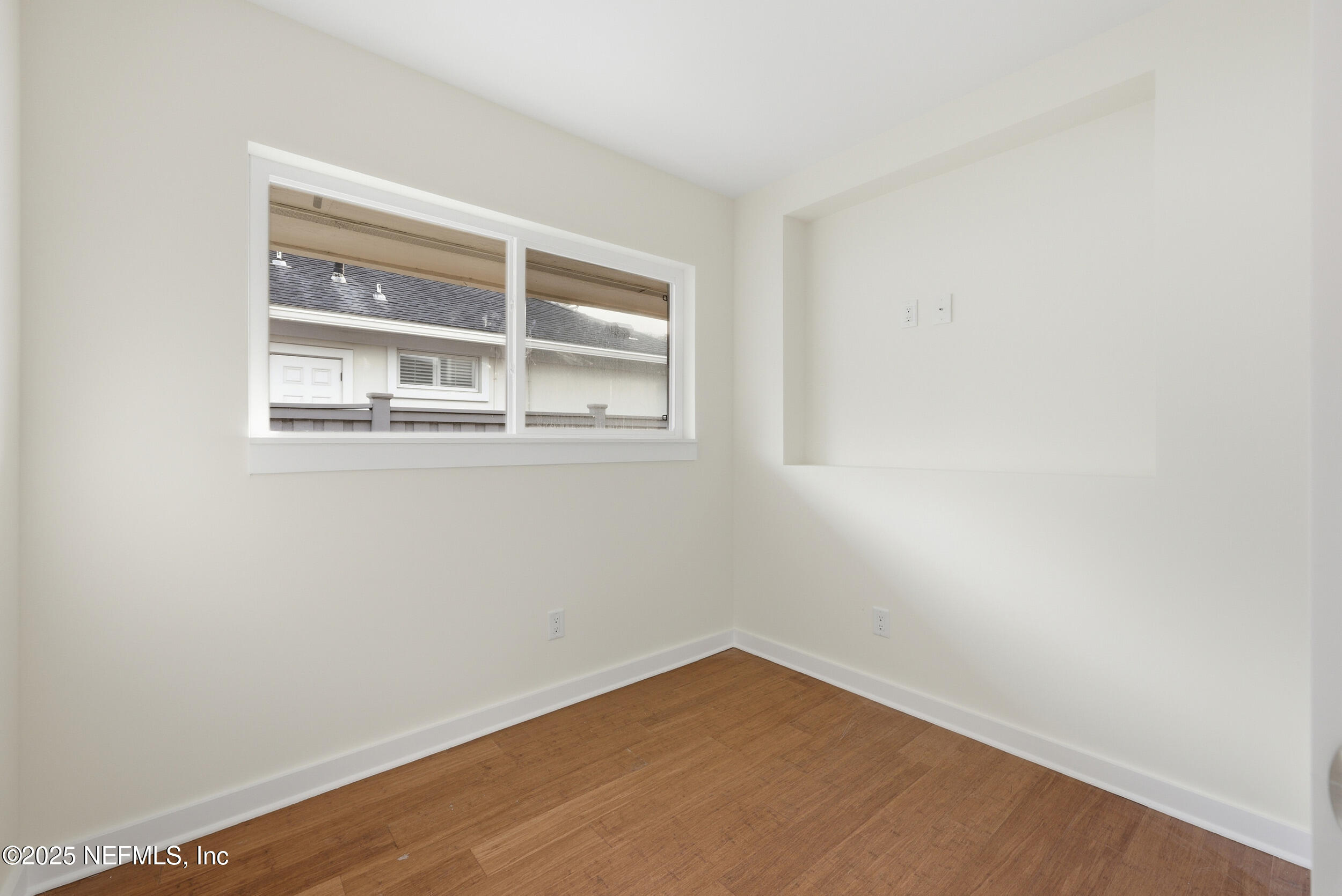 330 San Juan Drive Ponte Vedra Beach, FL 32082 - Photo 24 of 32 an empty room with a window