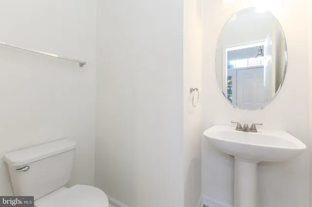 $2,695 | 4172 Ashmere Circle, Dumfries, VA 22025