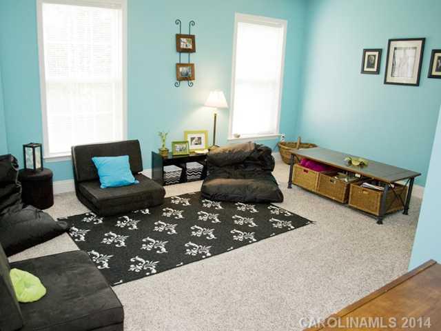 3829 Nancy Creek Road Charlotte, NC 28270 - Photo 12 of 16 a living room with furniture