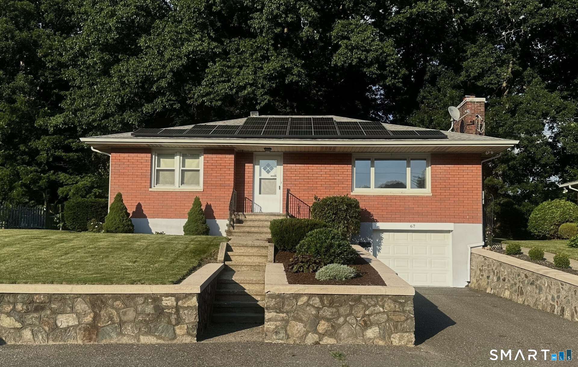 67 Phyllis Avenue Waterbury, CT 06708 - Photo 1 of 18