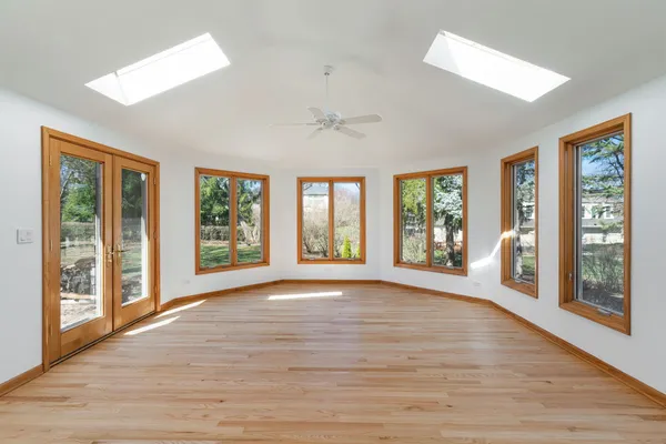 $950,000 | 1449 South Shore Court, Barrington, IL 60010