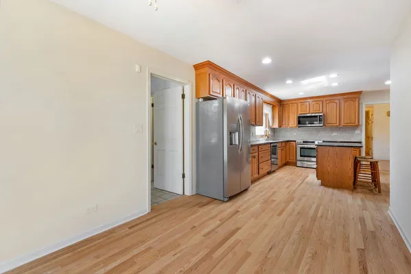 $950,000 | 1449 South Shore Court, Barrington, IL 60010