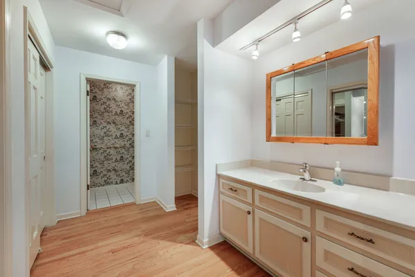 $950,000 | 1449 South Shore Court, Barrington, IL 60010