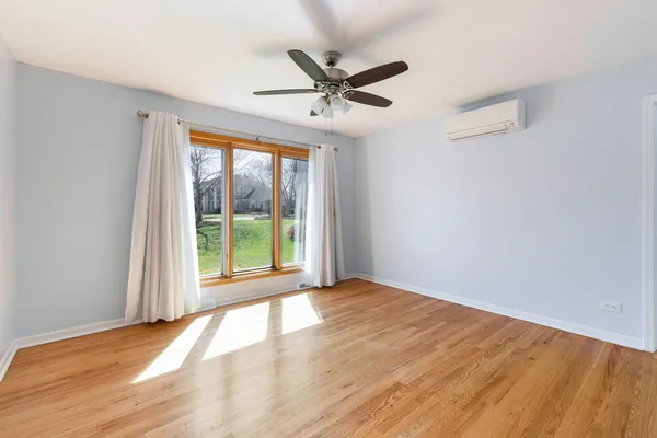 $950,000 | 1449 South Shore Court, Barrington, IL 60010