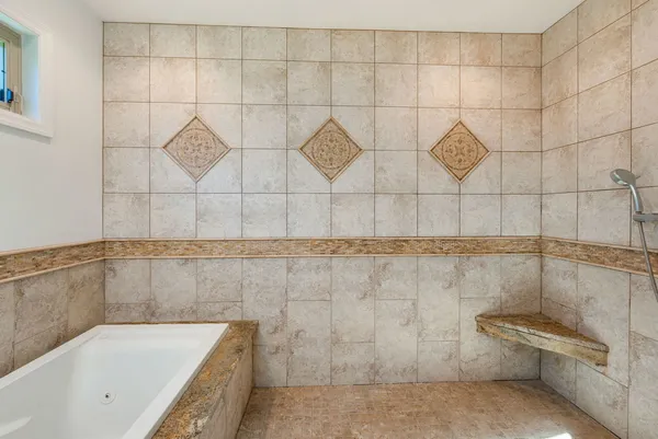 $950,000 | 1449 South Shore Court, Barrington, IL 60010