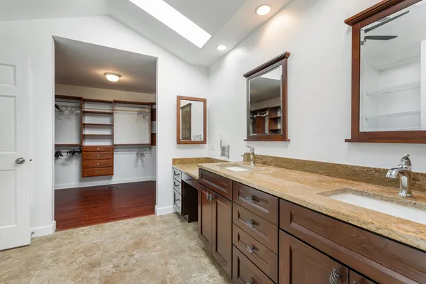 $950,000 | 1449 South Shore Court, Barrington, IL 60010