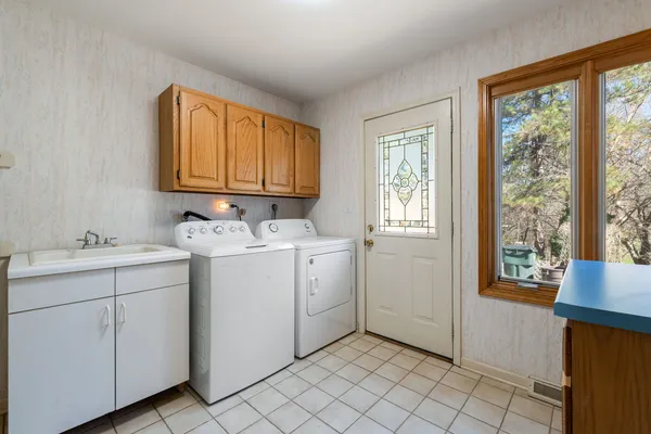 $950,000 | 1449 South Shore Court, Barrington, IL 60010