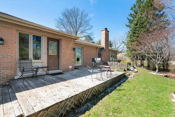 $950,000 | 1449 South Shore Court, Barrington, IL 60010
