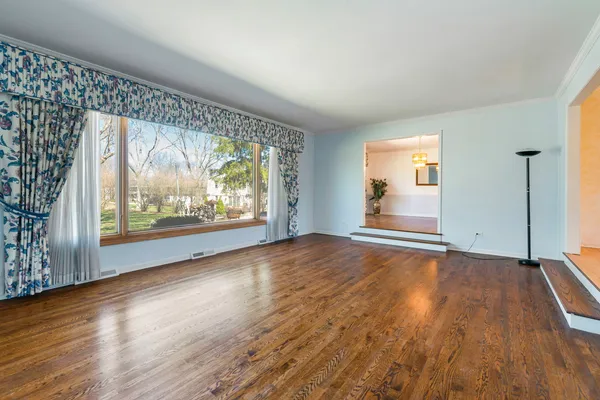 $950,000 | 1449 South Shore Court, Barrington, IL 60010