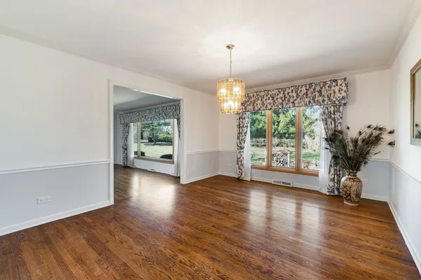 $950,000 | 1449 South Shore Court, Barrington, IL 60010