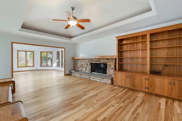 $950,000 | 1449 South Shore Court, Barrington, IL 60010