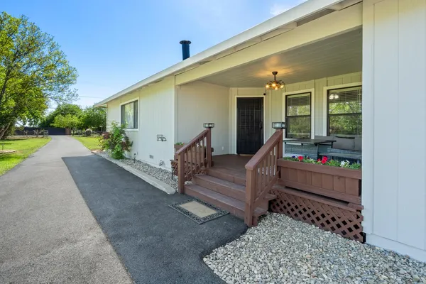 $719,999 | 3525 East Forest Lake Road, Acampo, CA 95220