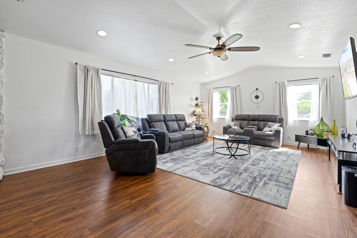 3525 East Forest Lake Road Acampo, CA 95220 - Photo 11 of 44