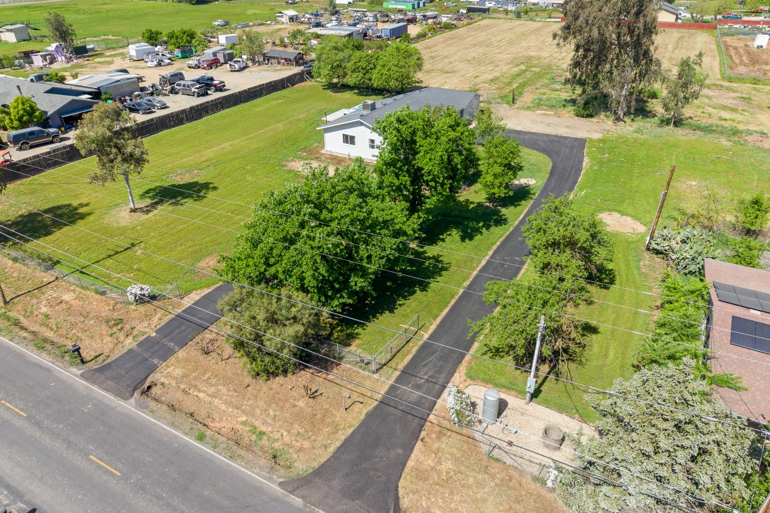 3525 East Forest Lake Road Acampo, CA 95220 - Photo 4 of 44