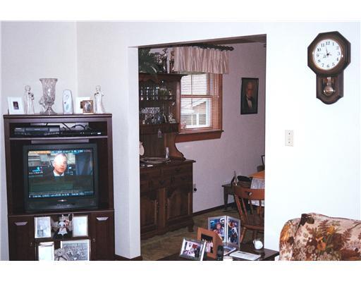1217 Shenango Road Big Beaver, PA 16115 - Photo 7 of 18 Living Room.