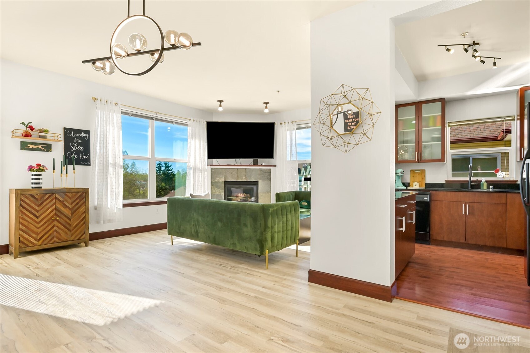 259 West Bakerview Road, Unit 402 Bellingham, WA 98226 - Photo 4 of 37 Gallery Image 4
