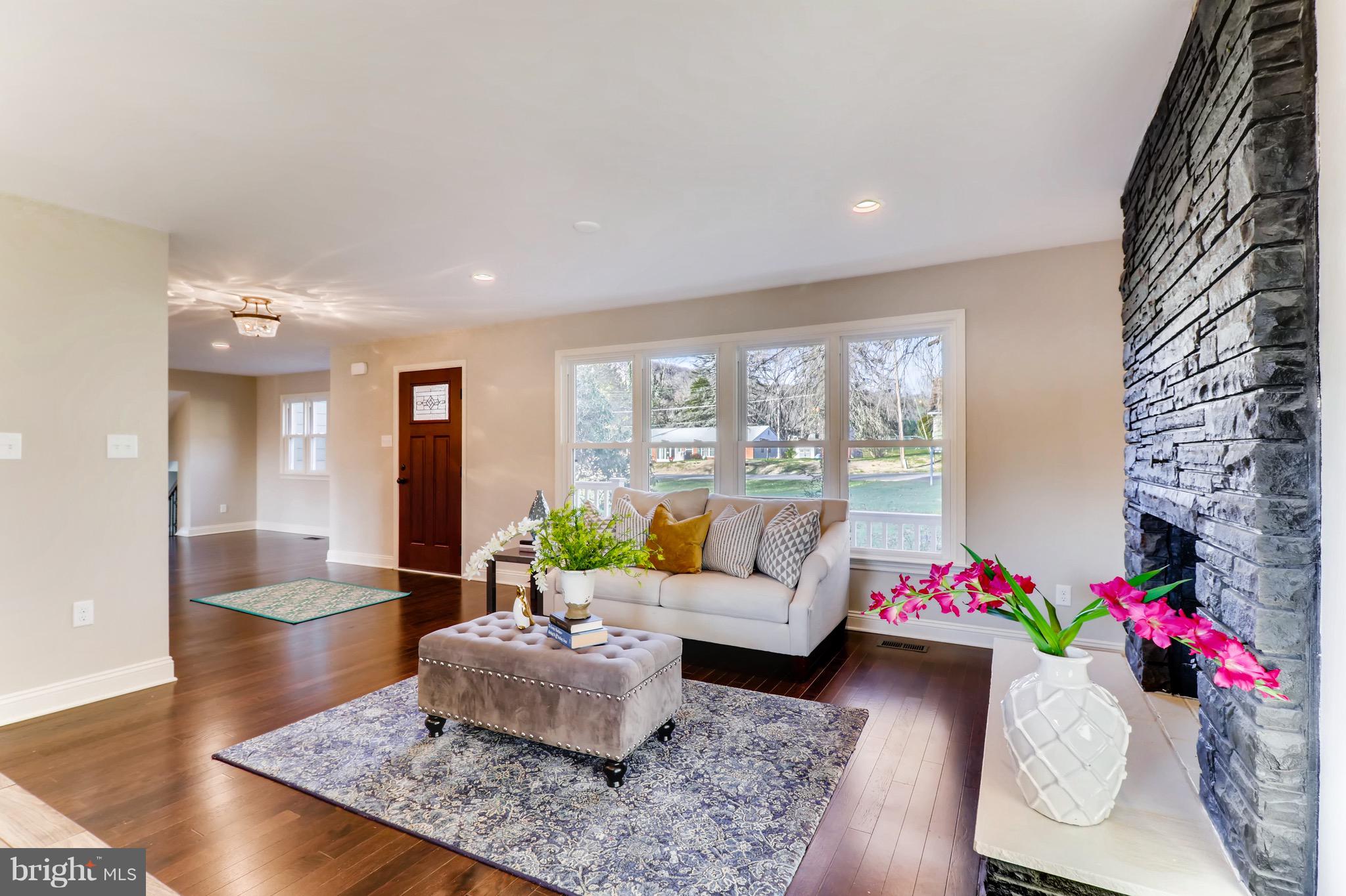 3717 Tuck Avenue Point of Rocks, MD 21777 - Photo 13 of 43 Living room