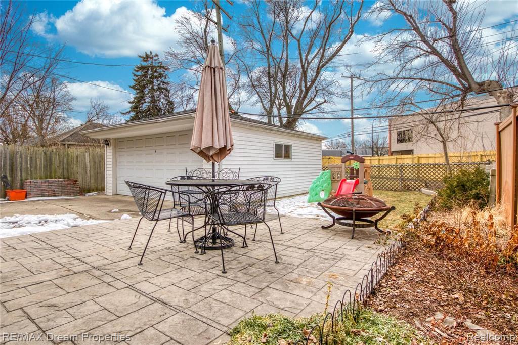 469 Moran Road Grosse Pointe, MI 48236 - Photo 4 of 28