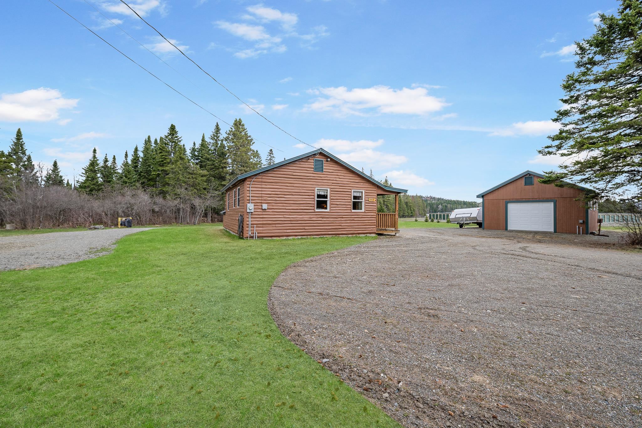 997 Back Lake Road Pittsburg, NH 03592 - Photo 5 of 38