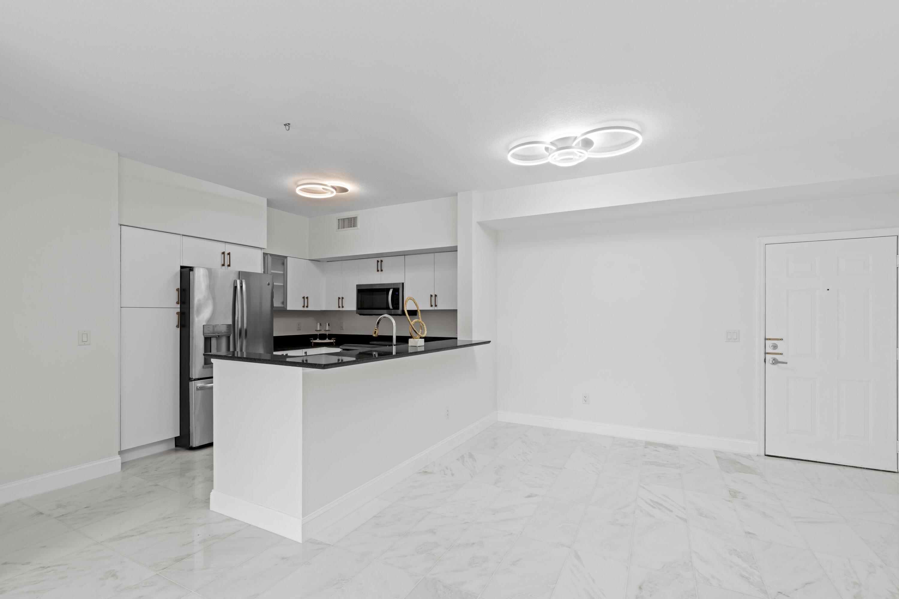 233 South Federal Highway, Unit 405 Boca Raton, FL 33432 - Photo 10 of 45 Kitchen