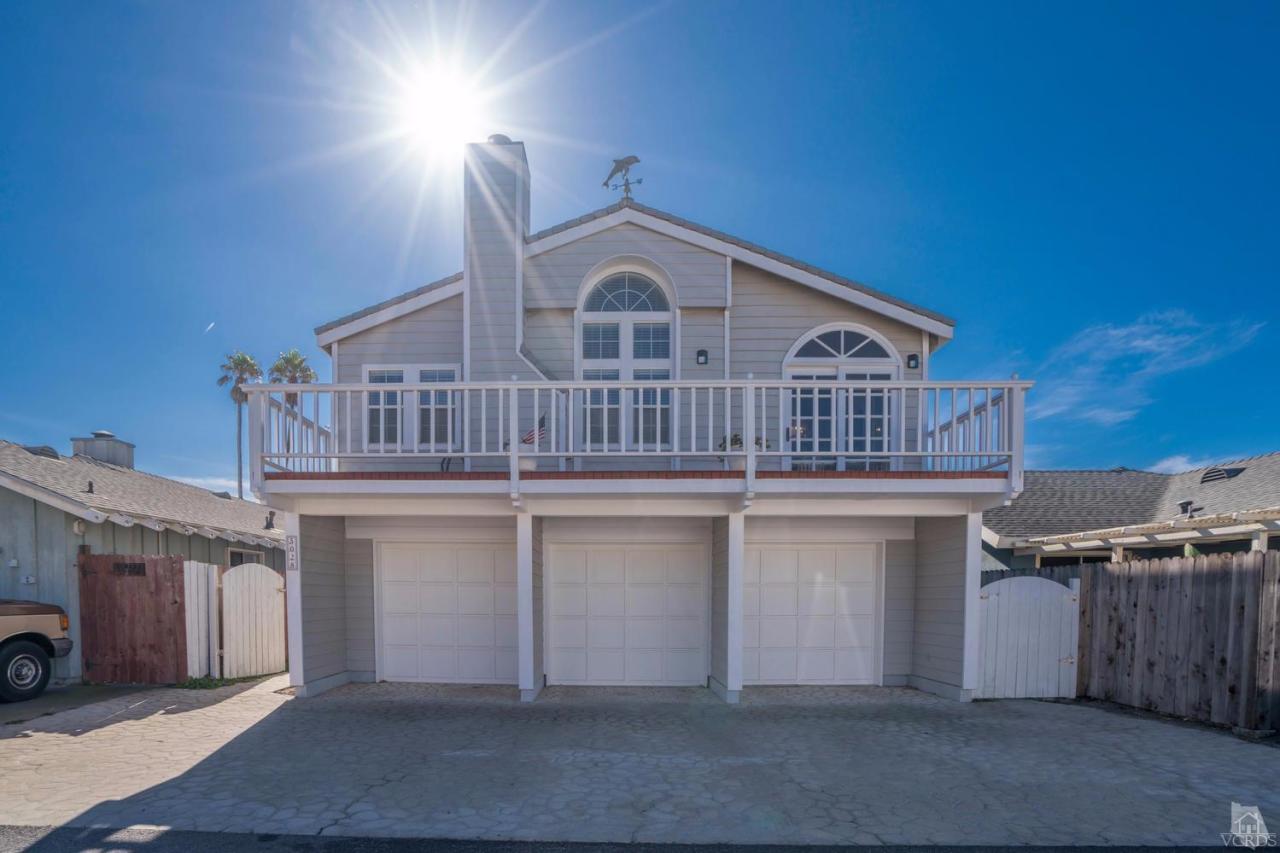 5028 Dolphin Way Oxnard, CA 93035 - Photo 1 of 35 Primary Photo