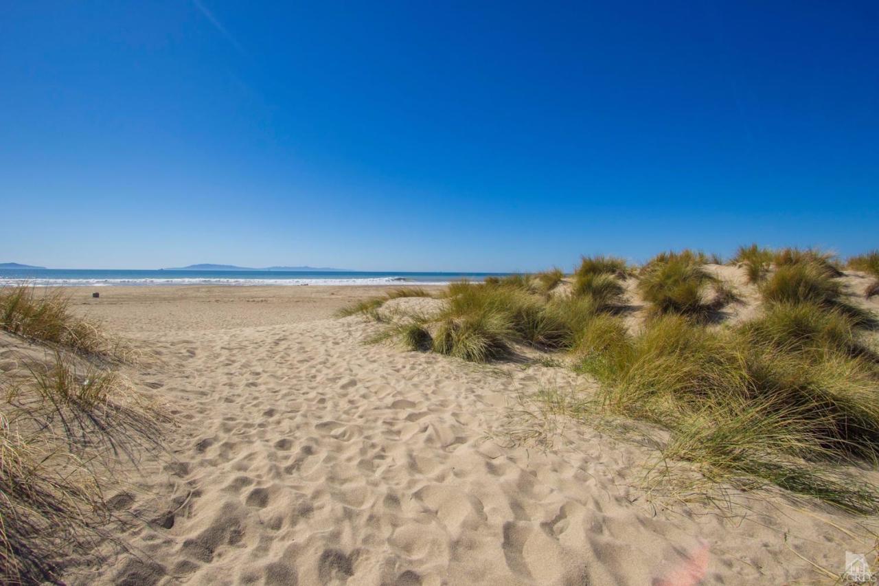 5028 Dolphin Way Oxnard, CA 93035 - Photo 2 of 35 Additional Photo