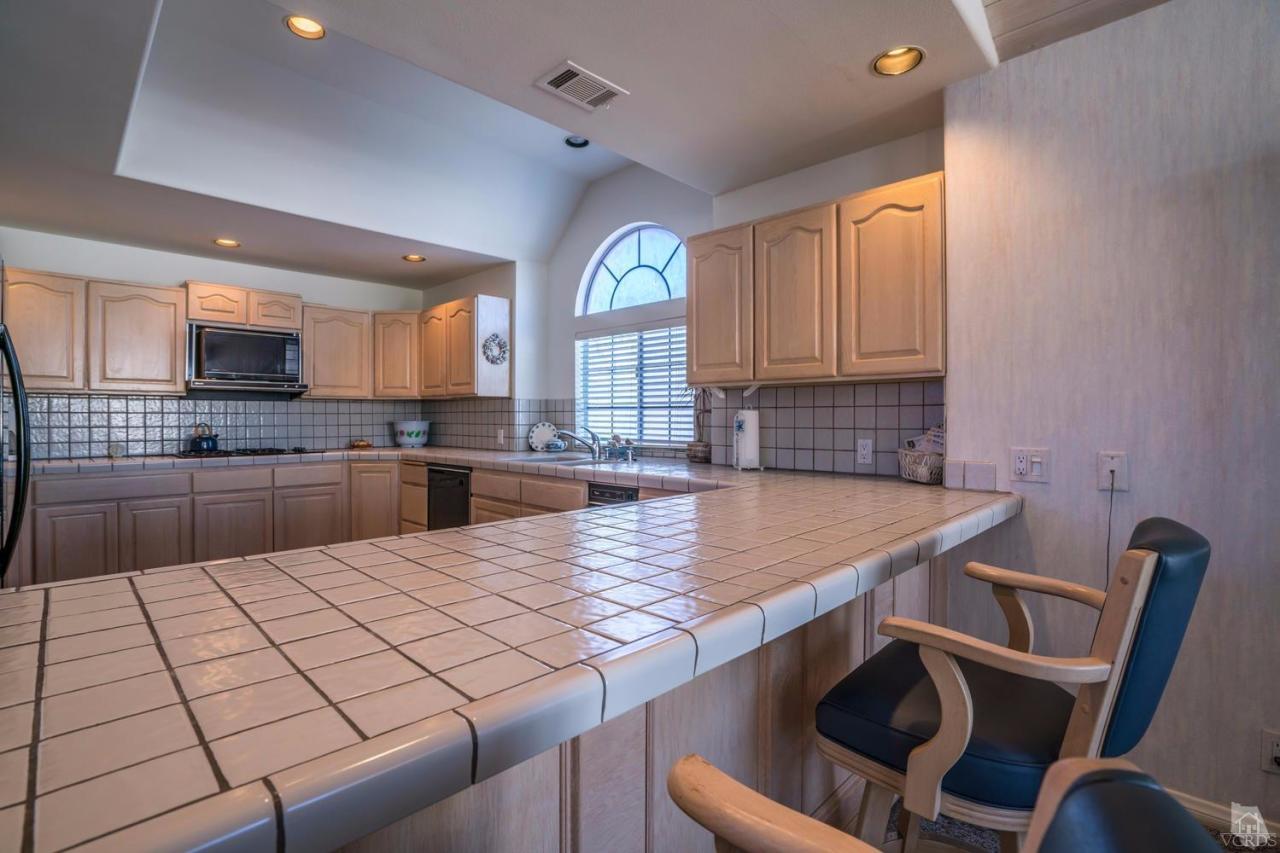 5028 Dolphin Way Oxnard, CA 93035 - Photo 9 of 35 Additional Photo