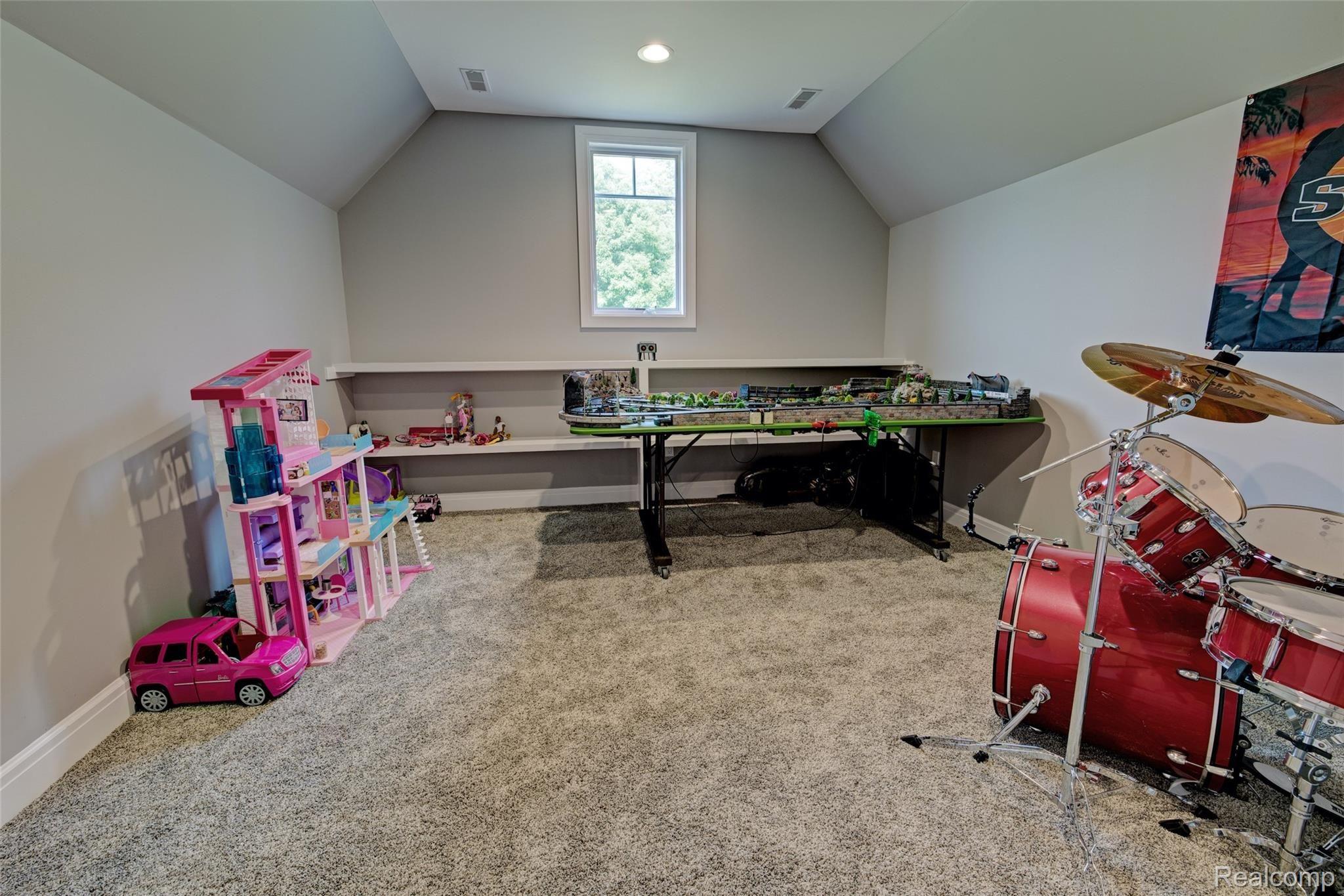 5284 Shields Road Holly, MI 48442 - Photo 55 of 97 2nd Floor Secret Room/Bonus Room.jpg