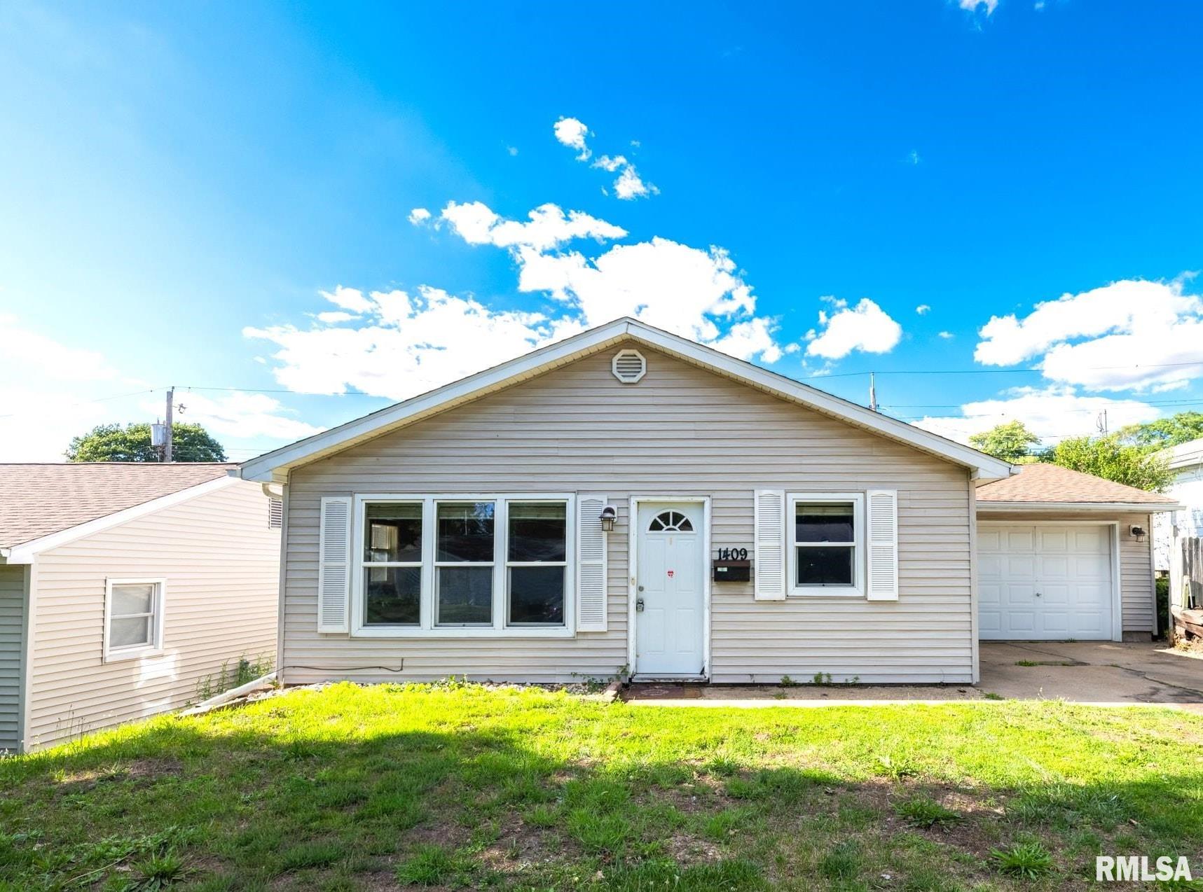 1409 Bush Street Pekin, IL 61554 - Photo 6 of 33