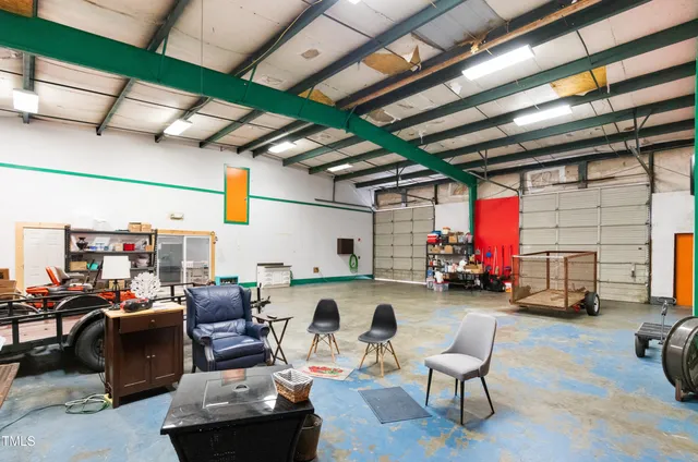 a view of a outdoor space with a house