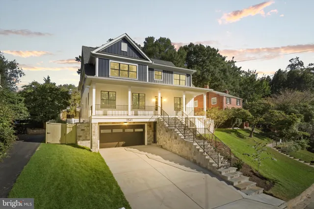 $2,950,000 | 2541 23rd Road North, Arlington, VA 22207