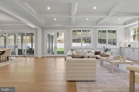 $2,950,000 | 2541 23rd Road North, Arlington, VA 22207