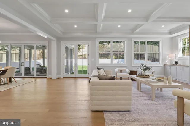 $2,950,000 | 2541 23rd Road North, Arlington, VA 22207