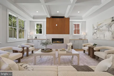 $2,950,000 | 2541 23rd Road North, Arlington, VA 22207