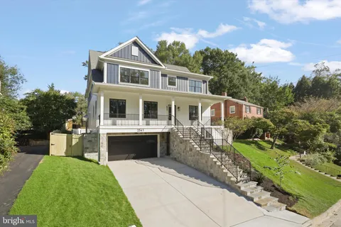 $2,950,000 | 2541 23rd Road North, Arlington, VA 22207