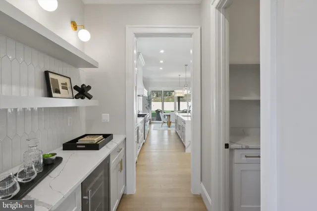 $2,950,000 | 2541 23rd Road North, Arlington, VA 22207