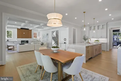 $2,950,000 | 2541 23rd Road North, Arlington, VA 22207