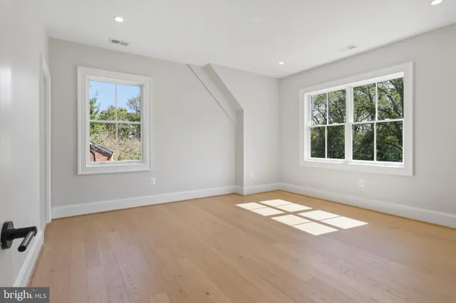 $2,950,000 | 2541 23rd Road North, Arlington, VA 22207