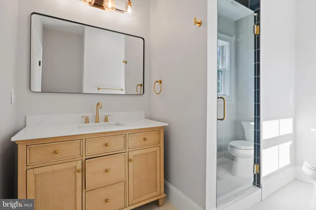 $2,950,000 | 2541 23rd Road North, Arlington, VA 22207