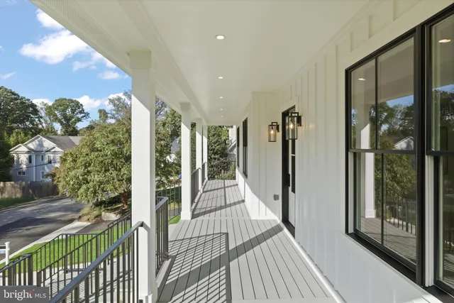 $2,950,000 | 2541 23rd Road North, Arlington, VA 22207