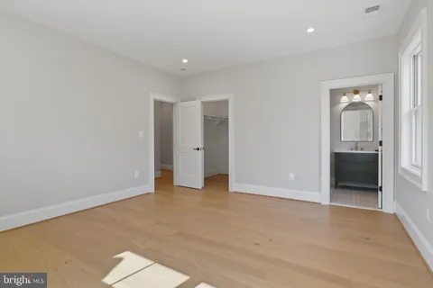 $2,950,000 | 2541 23rd Road North, Arlington, VA 22207