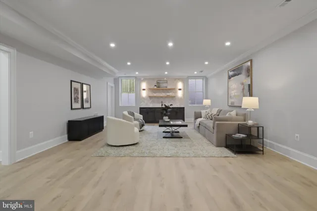 $2,950,000 | 2541 23rd Road North, Arlington, VA 22207