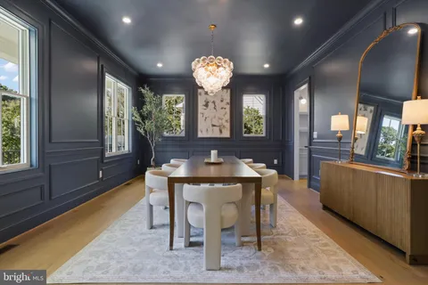 $2,950,000 | 2541 23rd Road North, Arlington, VA 22207