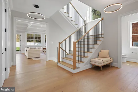 $2,950,000 | 2541 23rd Road North, Arlington, VA 22207