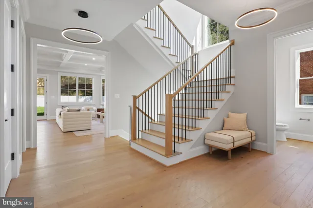 $2,950,000 | 2541 23rd Road North, Arlington, VA 22207