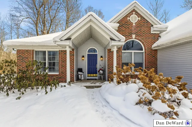 $549,900 | 11410 Windsor Drive Northeast, Sparta, MI 49345