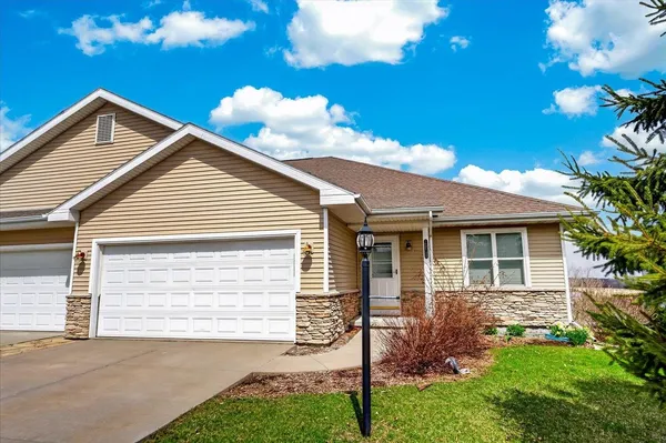 $399,900 | 1818 Fjord Pass, Mount Horeb, WI 53572